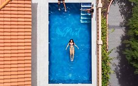 Duque Nest Hostel